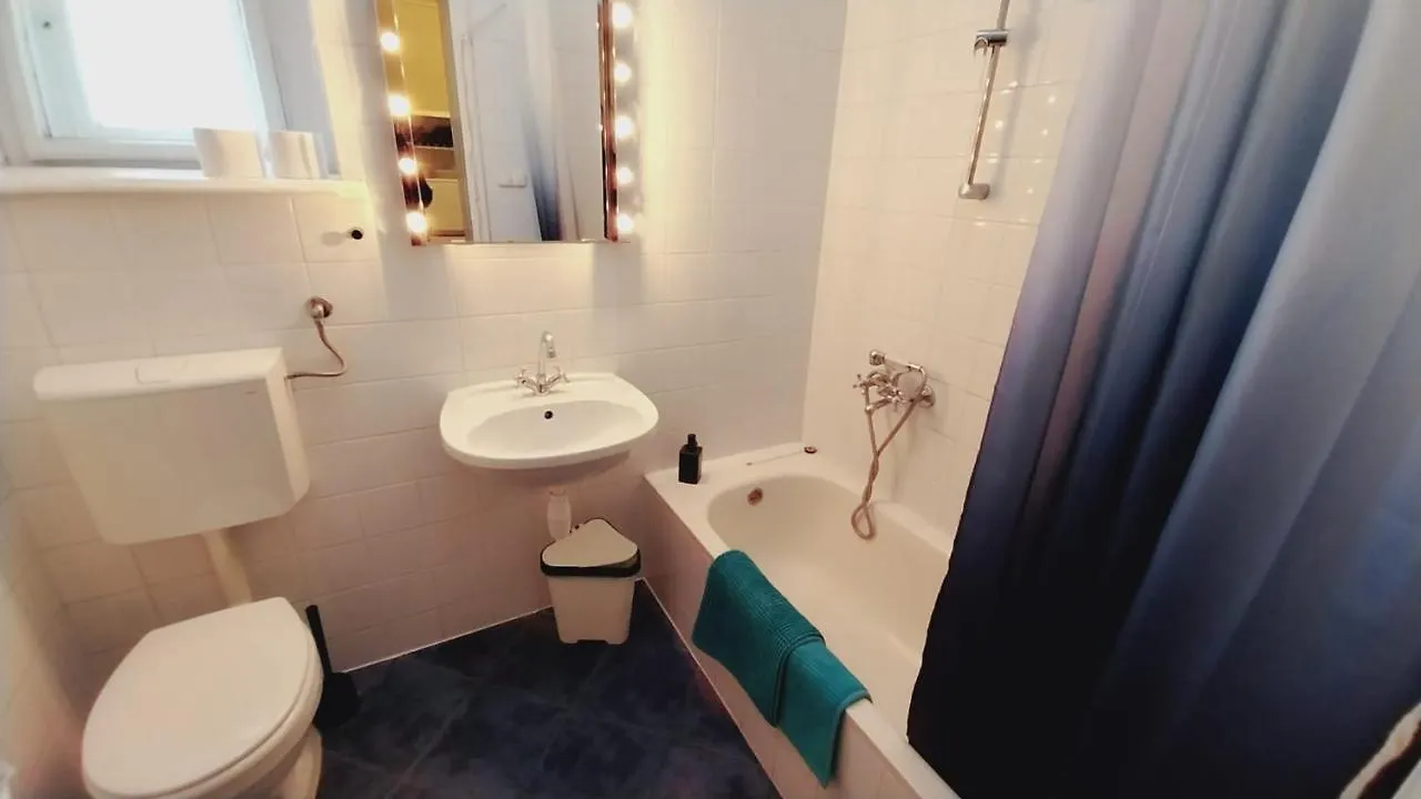 For Long-Term, Budget! Szondi Apartment Budapest